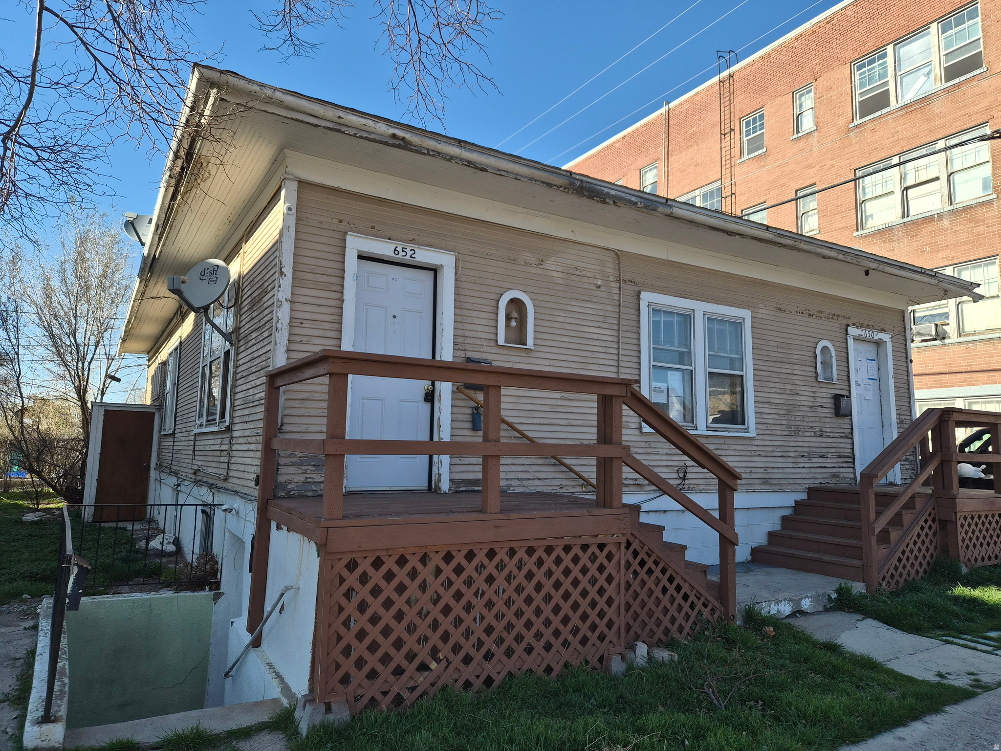 650 W LANDER ST