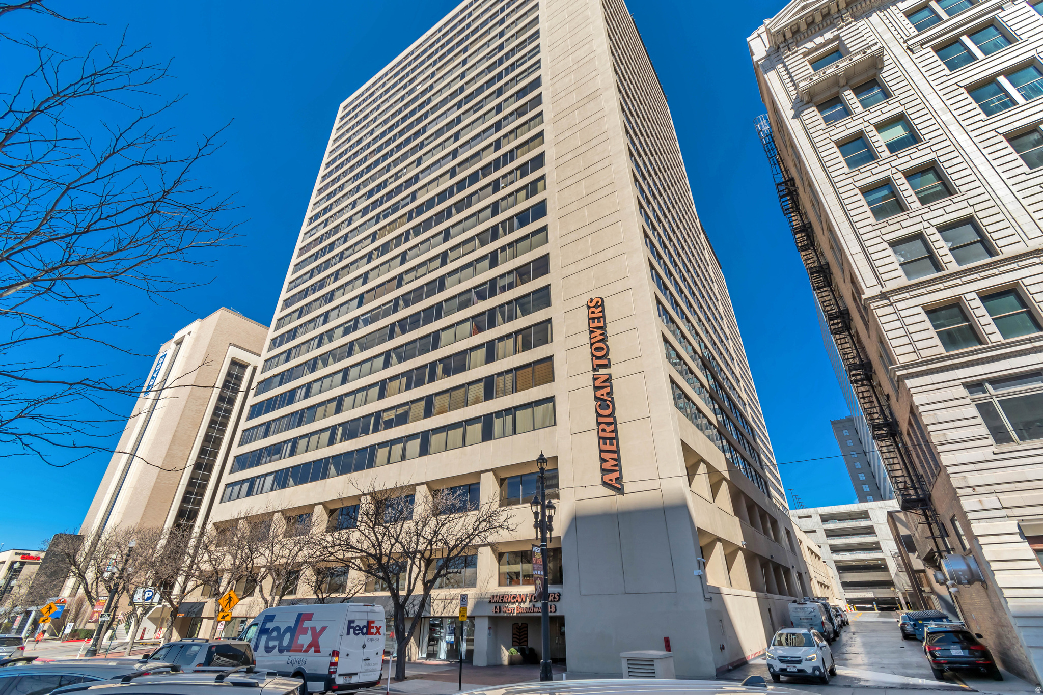 48 W BROADWAY  #402N