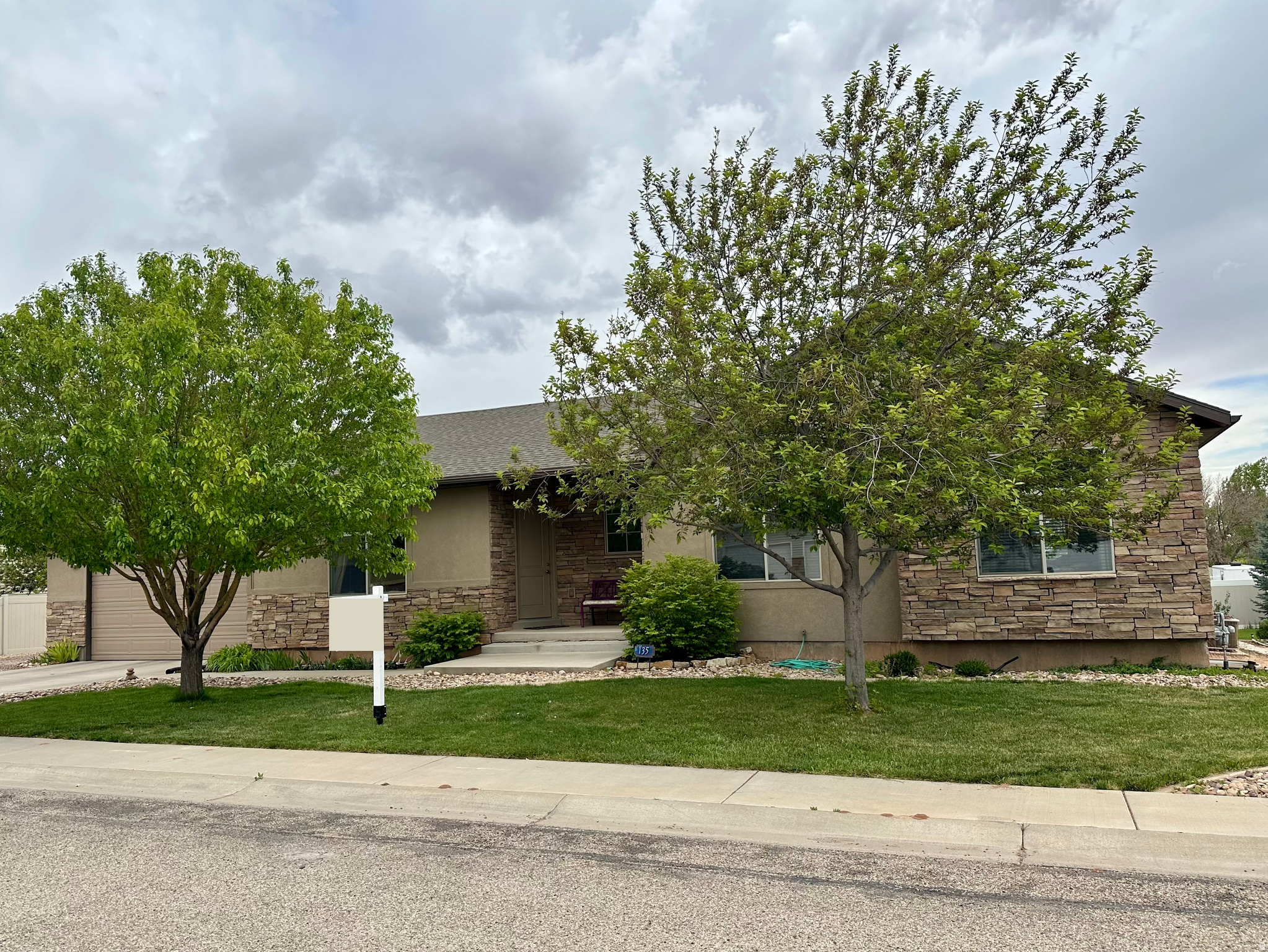 135  CONSTITUTION DR