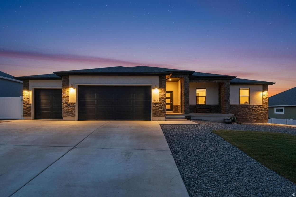 358 S CANYON OVERLOOK DR