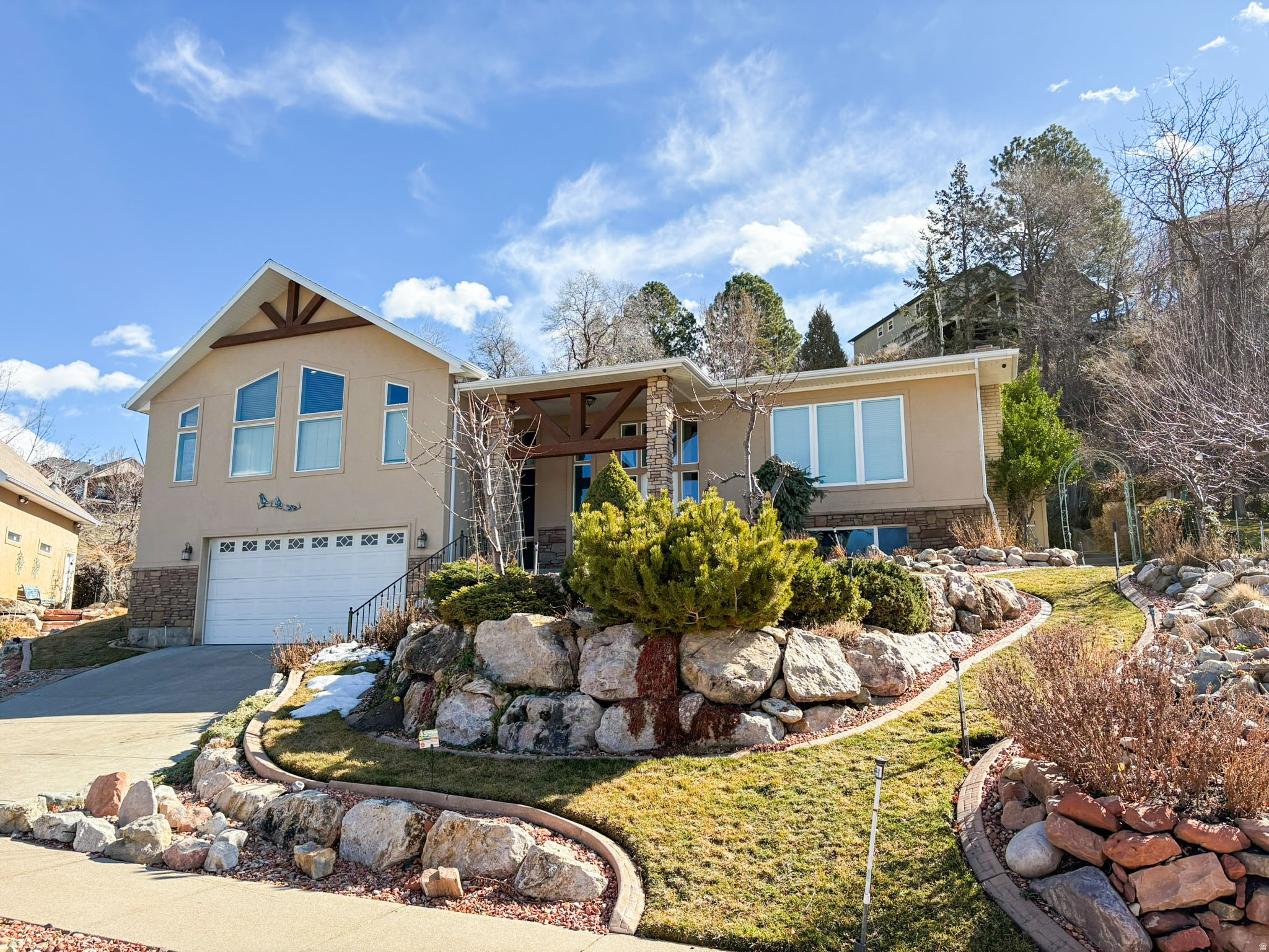 610  MEADOW LARK LN