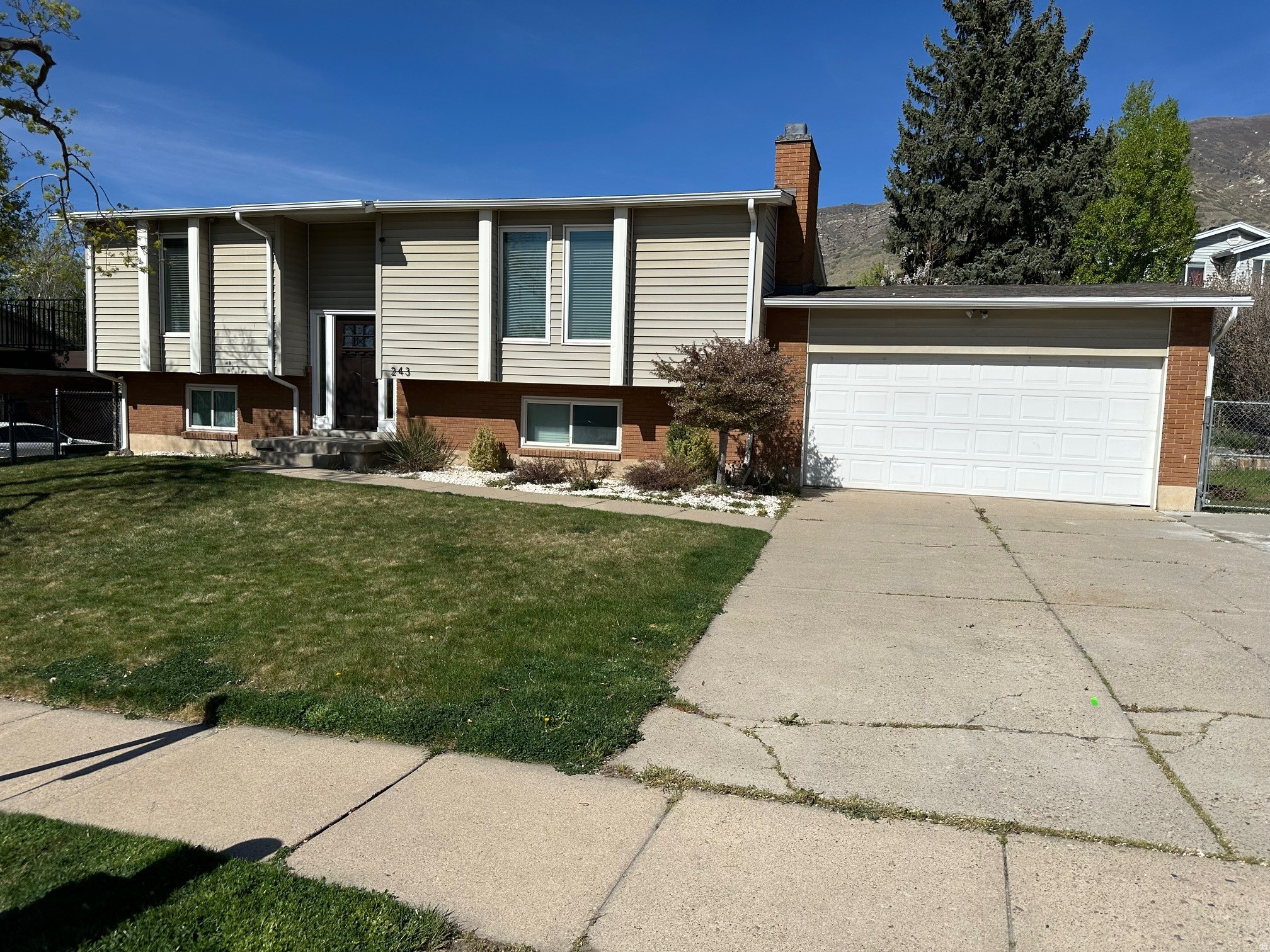 243  BALSAM DR