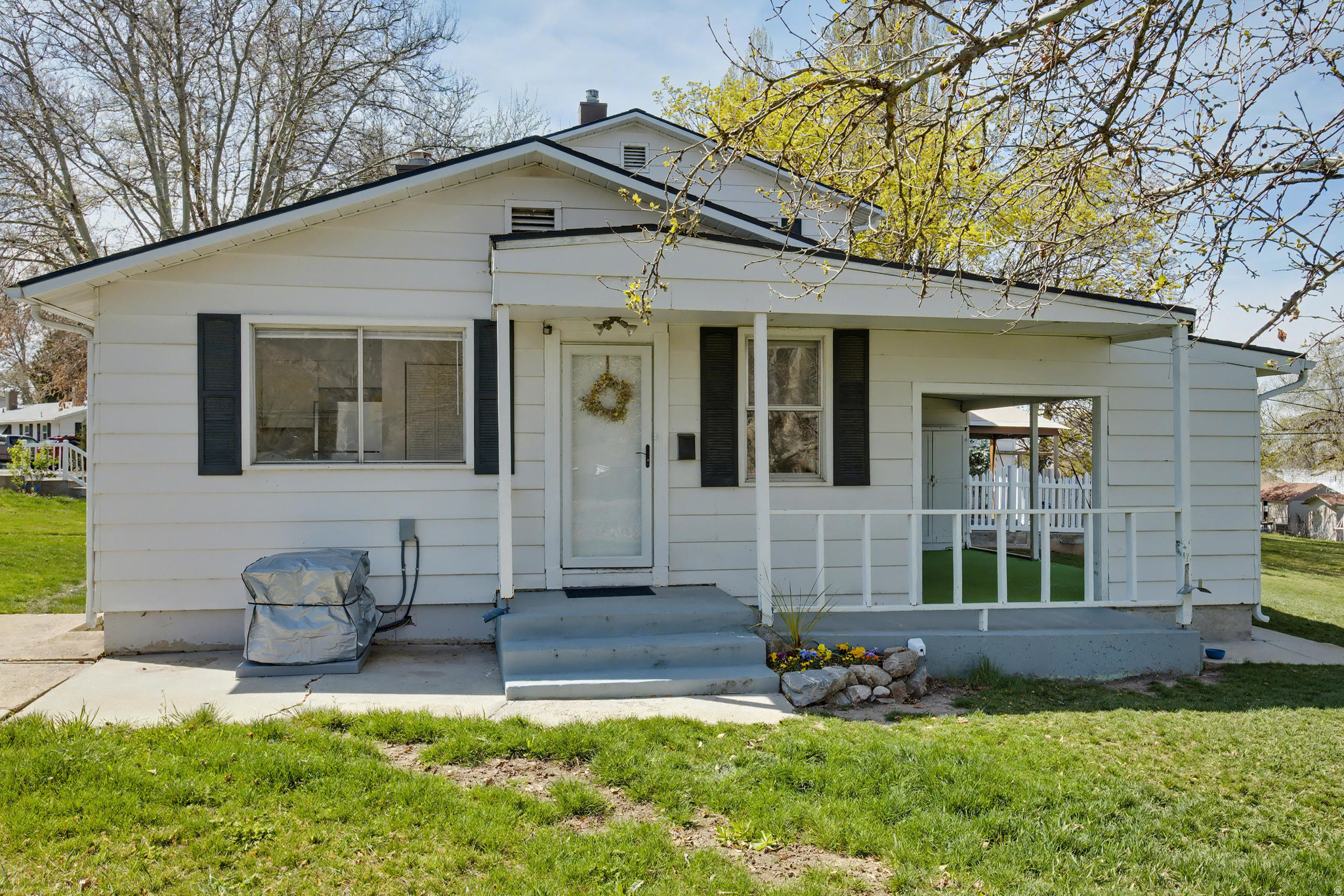 3813 S GRANDVIEW DR