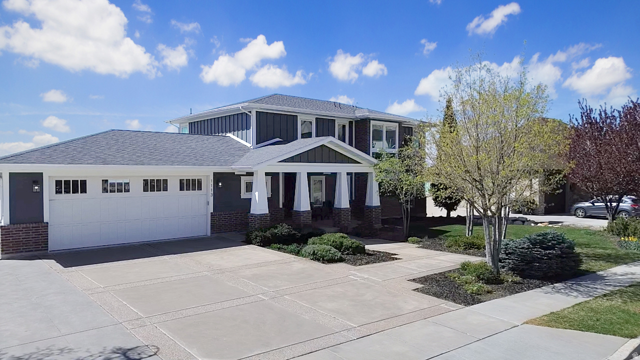 1113 W FAWN DR
