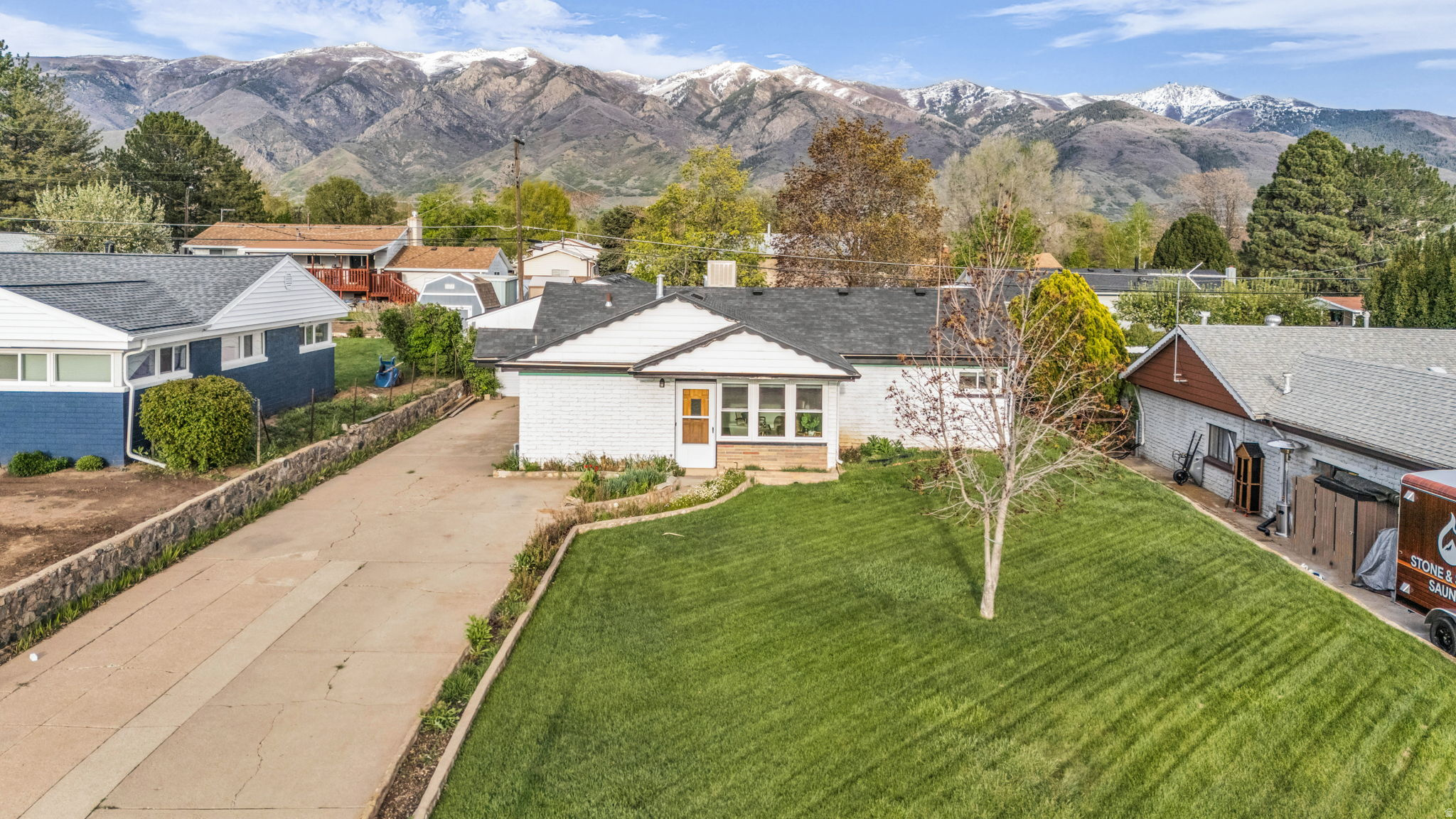 578  VALERIA DR