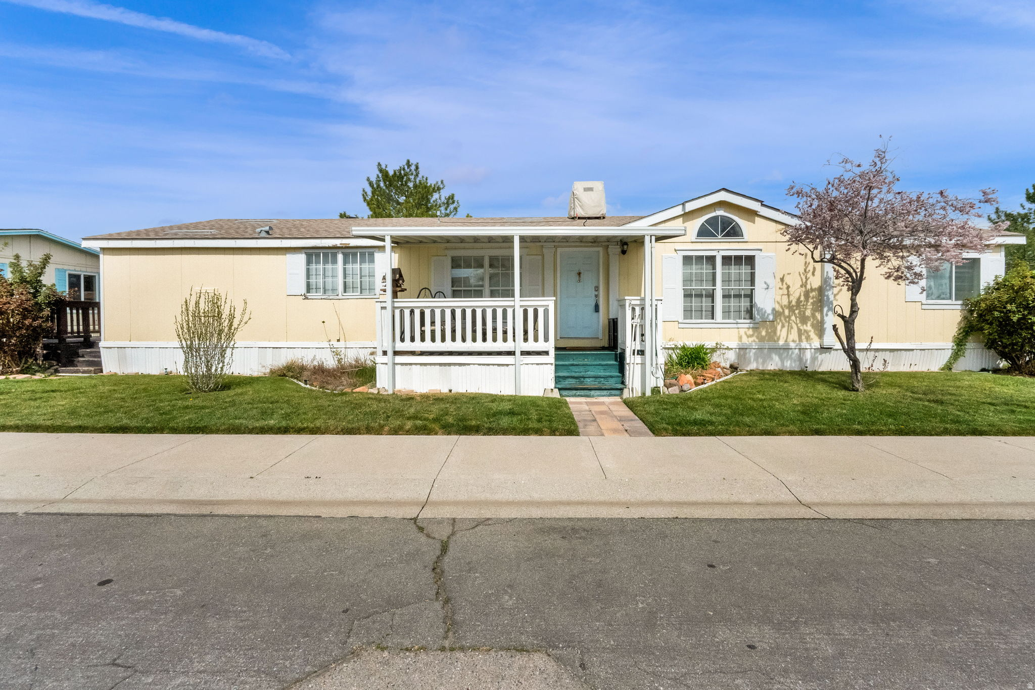 2866 S HAMPTON PARK DR