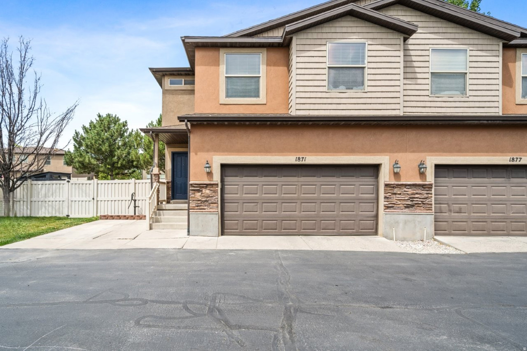 1871 N BOUNTIFUL WAY