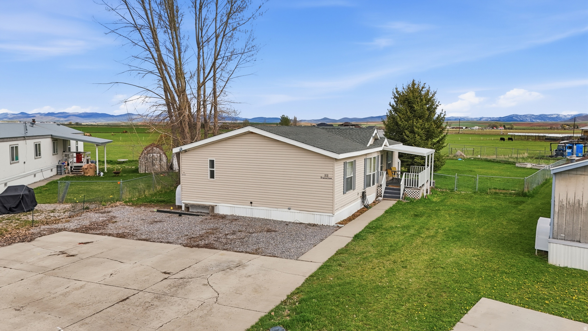 22  SUNRISE DR