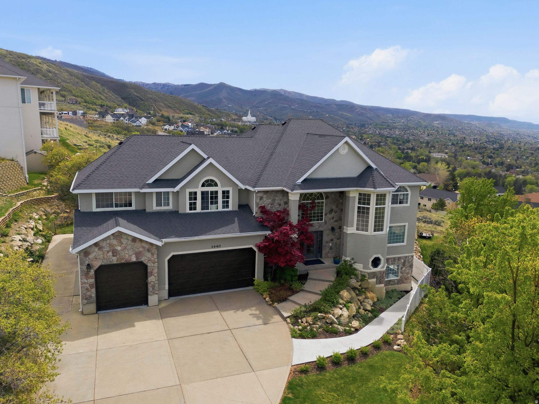 1440 E NORTHRIDGE DR