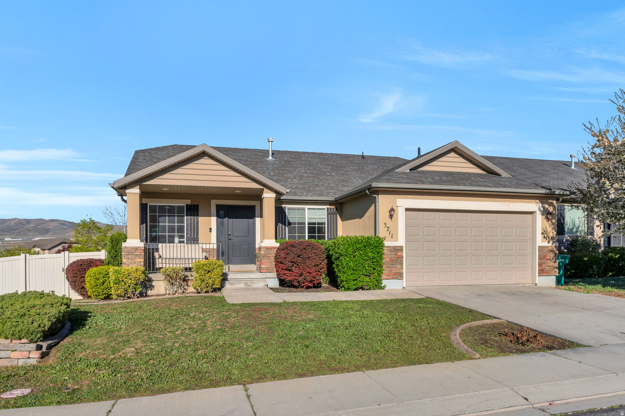 3711 N MEADOW SPRINGS LN