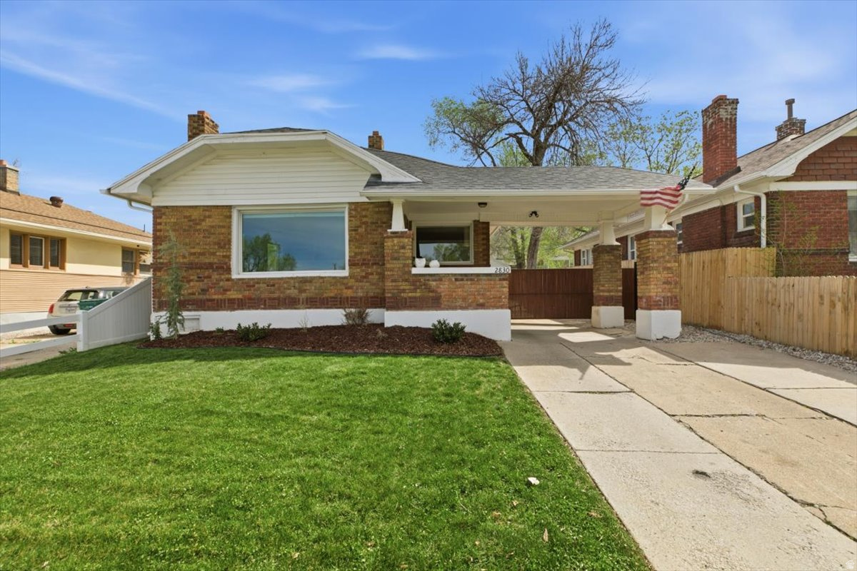 2830  FOWLER AVE