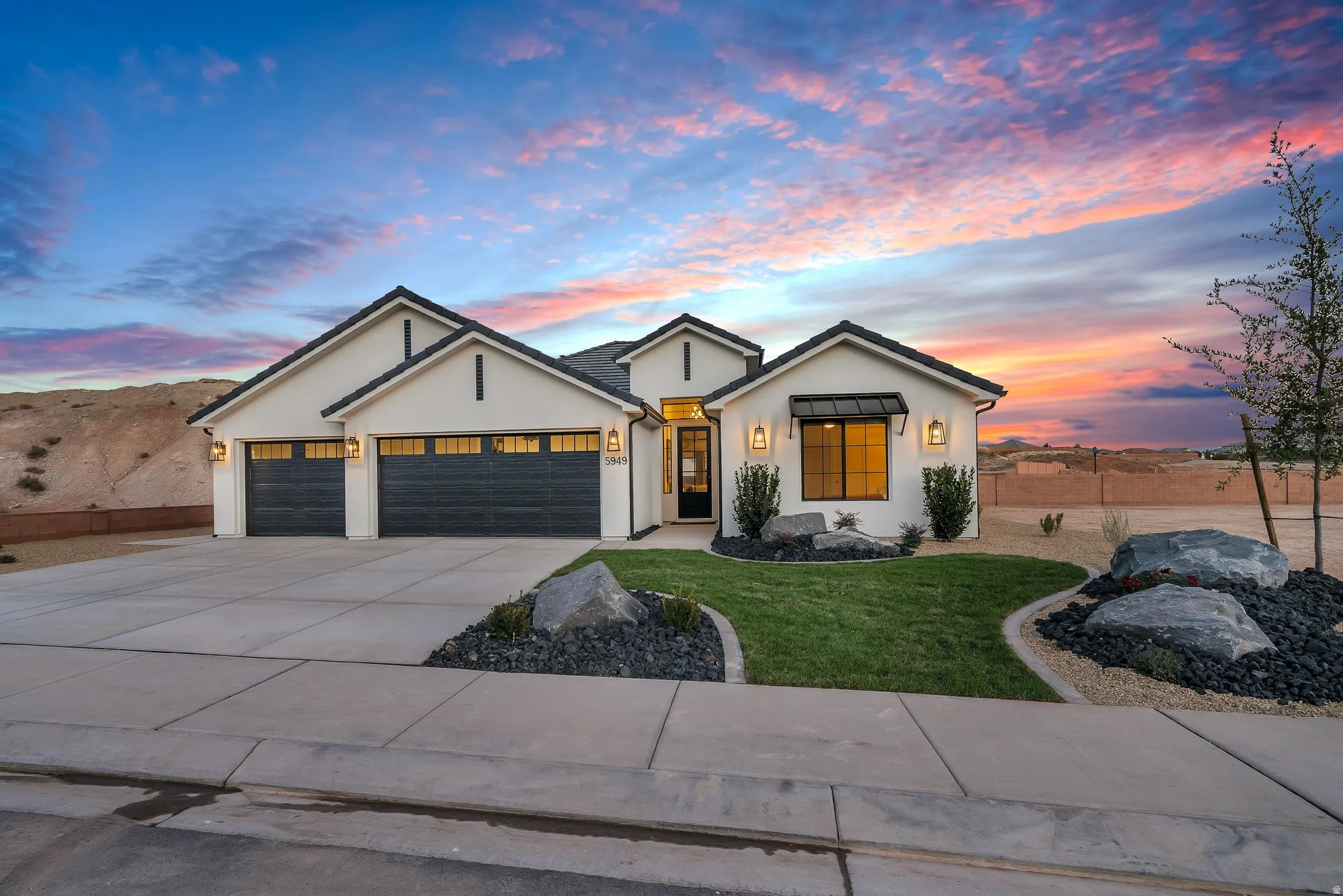 5949 S WHITE TRAILS DR