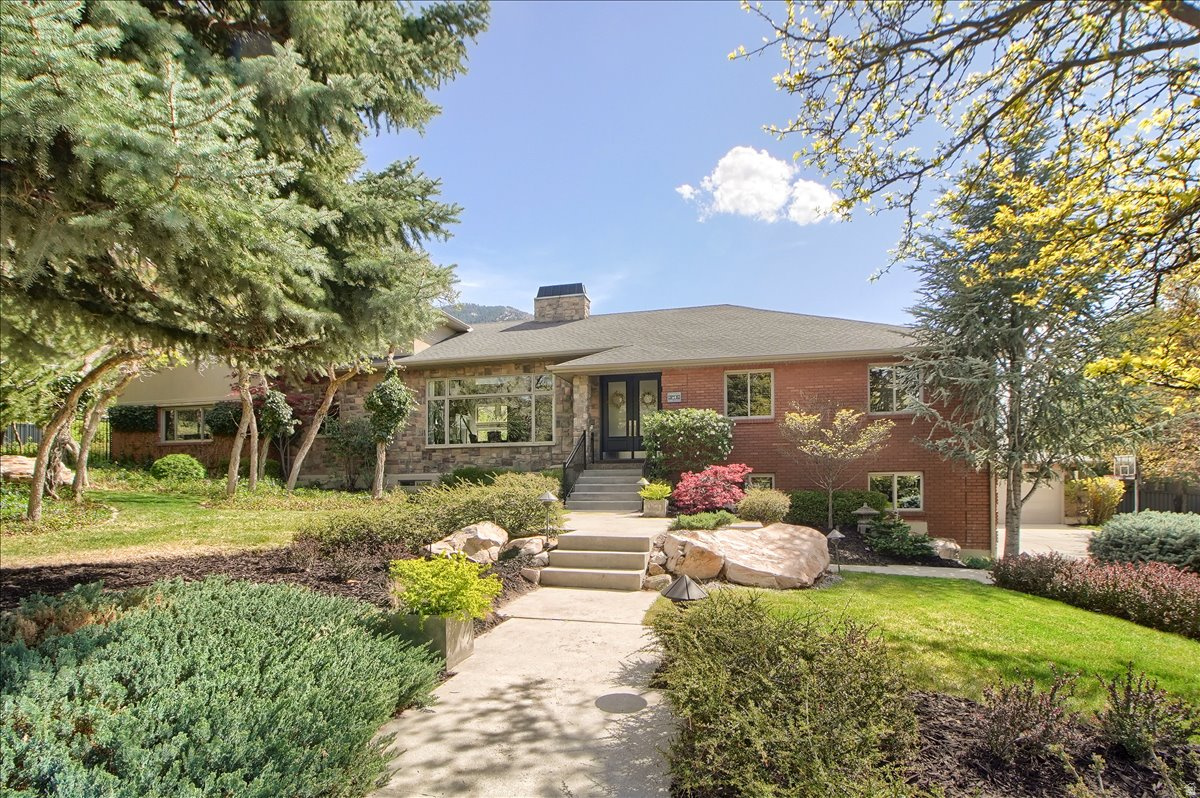4  CHERRYWOODS LN