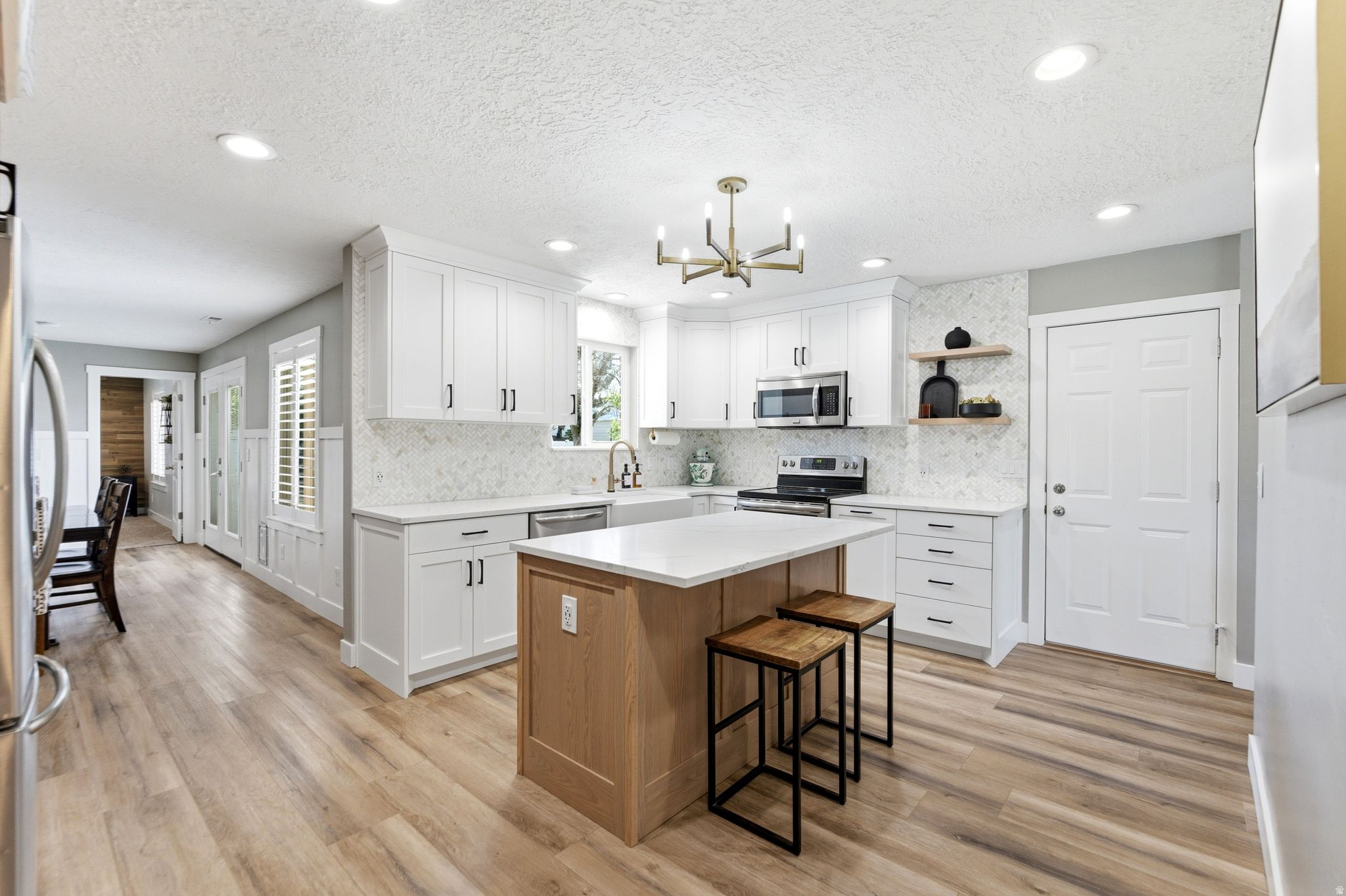 2393 W BUENO VISTA DR