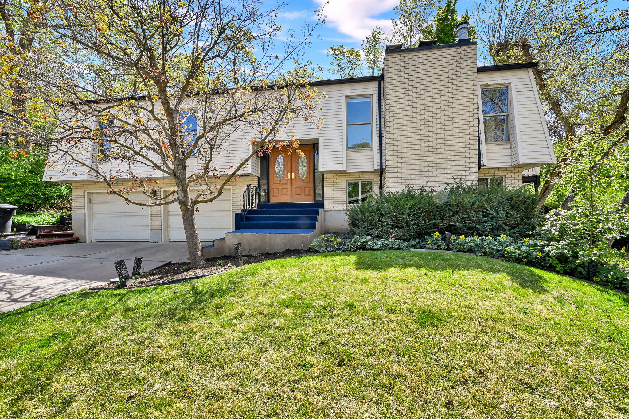 1488 E SHADY LANE WAY
