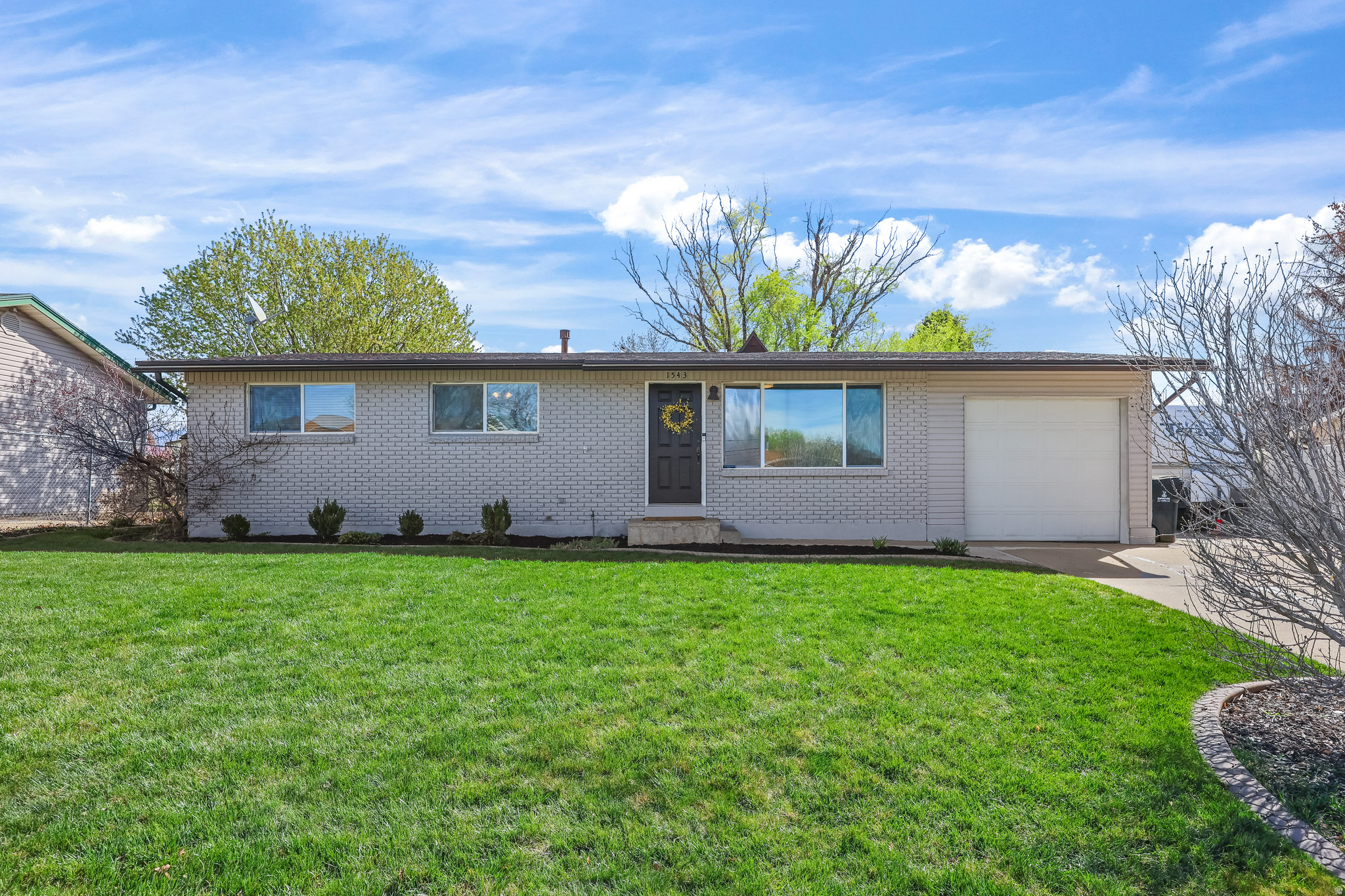1543 S MARILYN DR