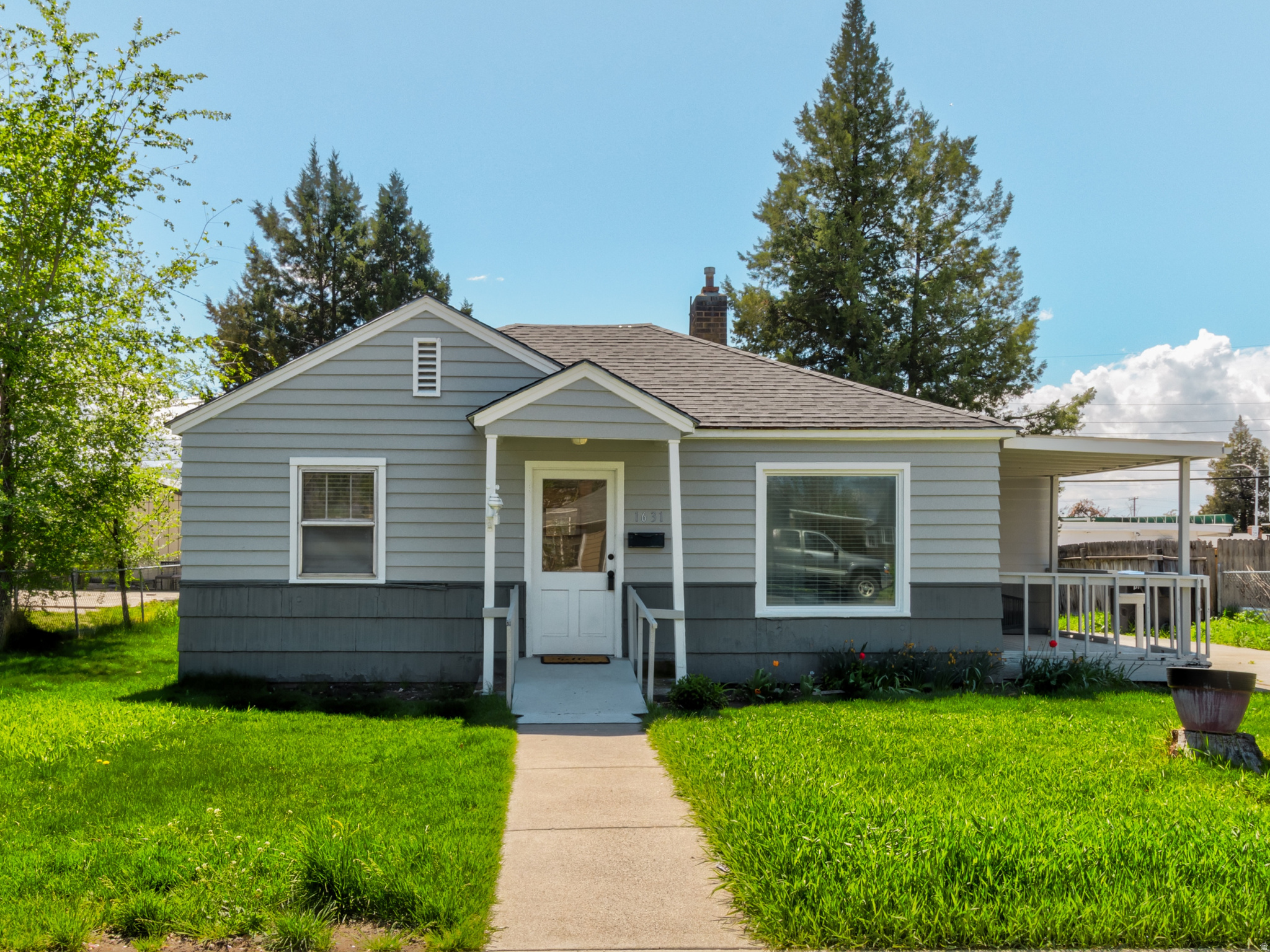 1631 W 50 N