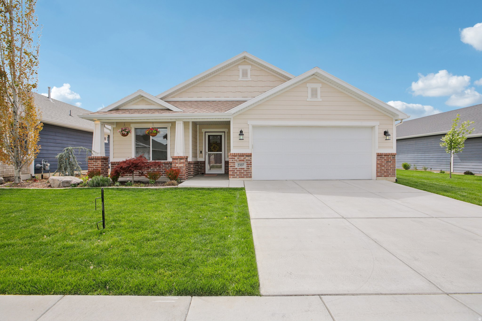 2337 W 1850 N