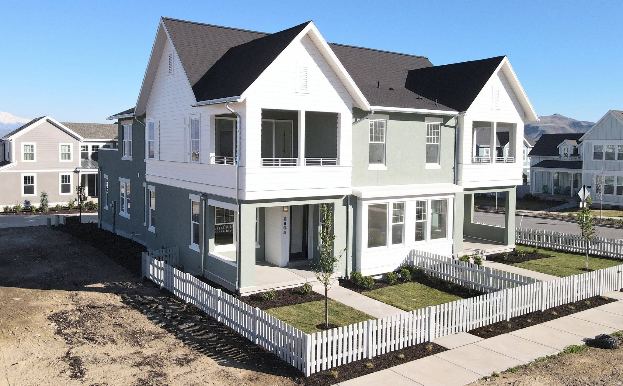 6864 W LAKE AVE #151