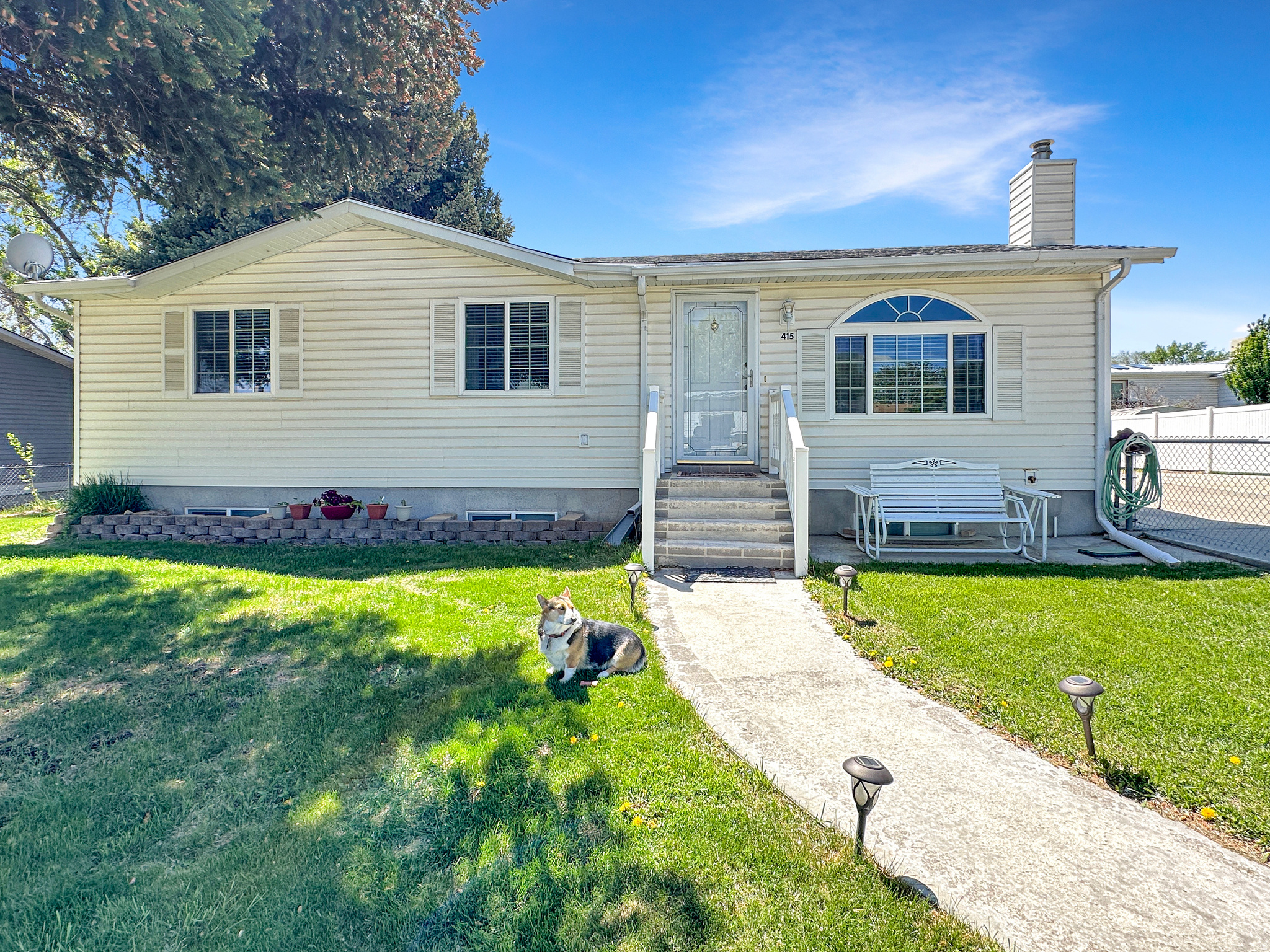 415 N CEDAR LN