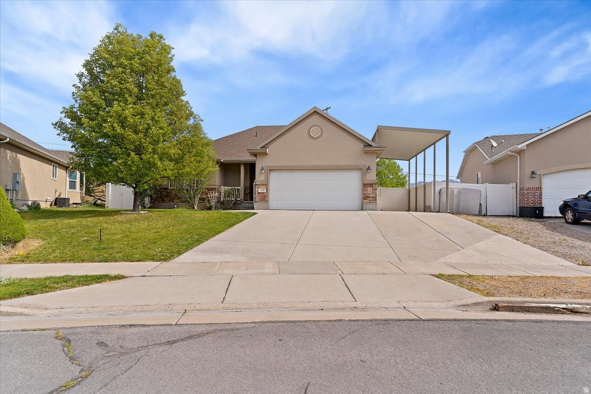 949 E CHRIS CIR