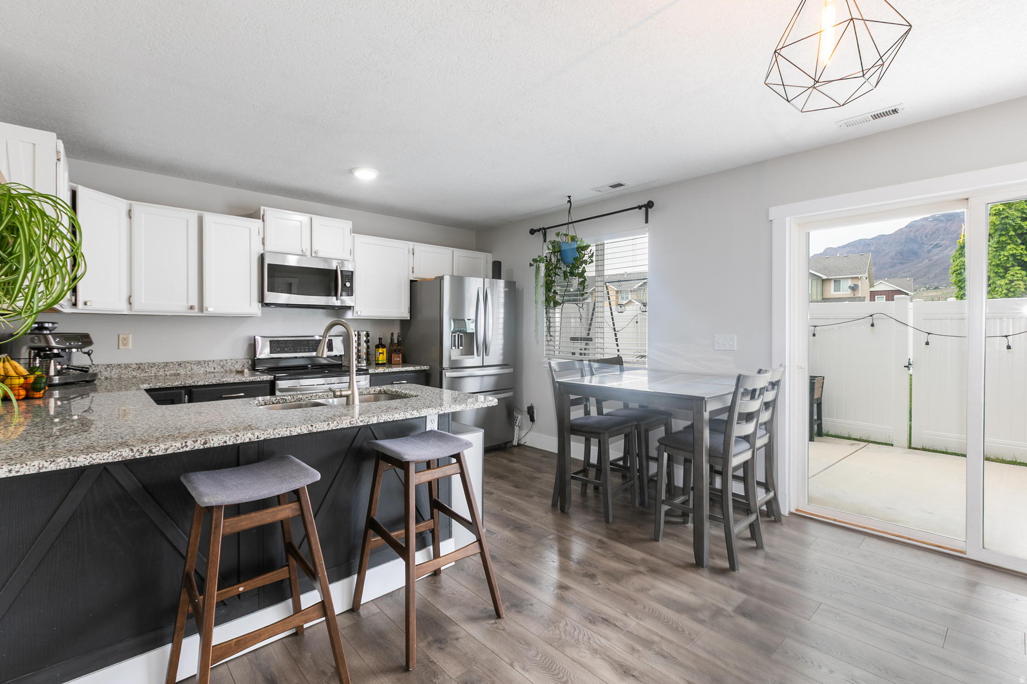 134 W 2525 N