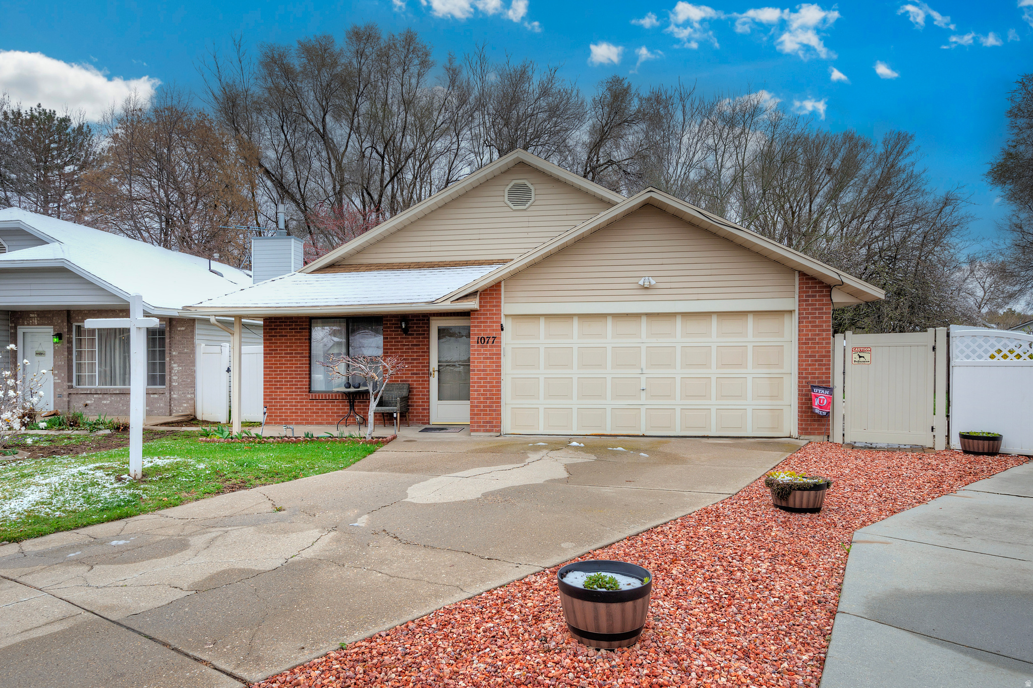 1077 E DEERWALK LN