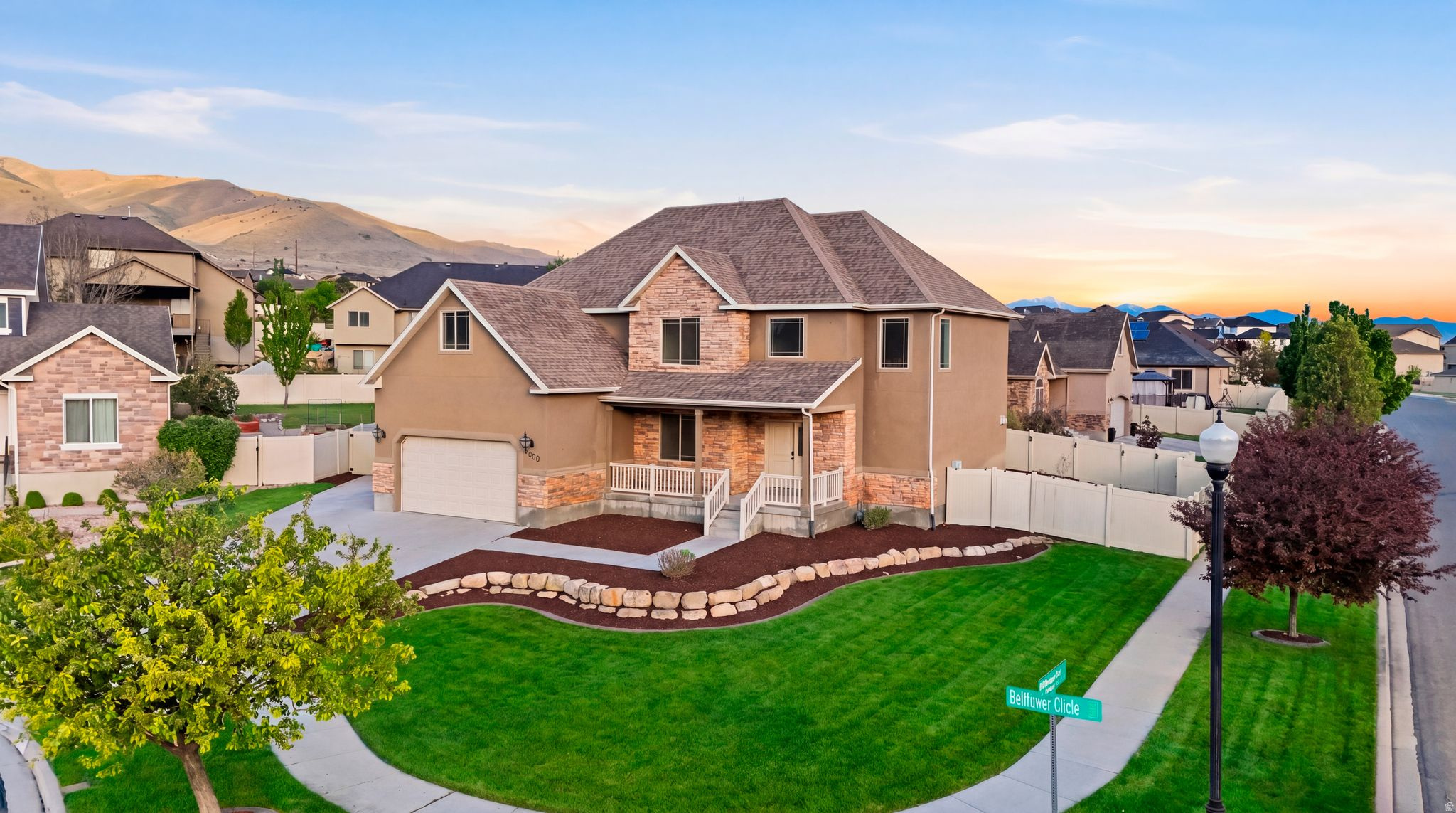 2733 S BELLFLOWER CIR
