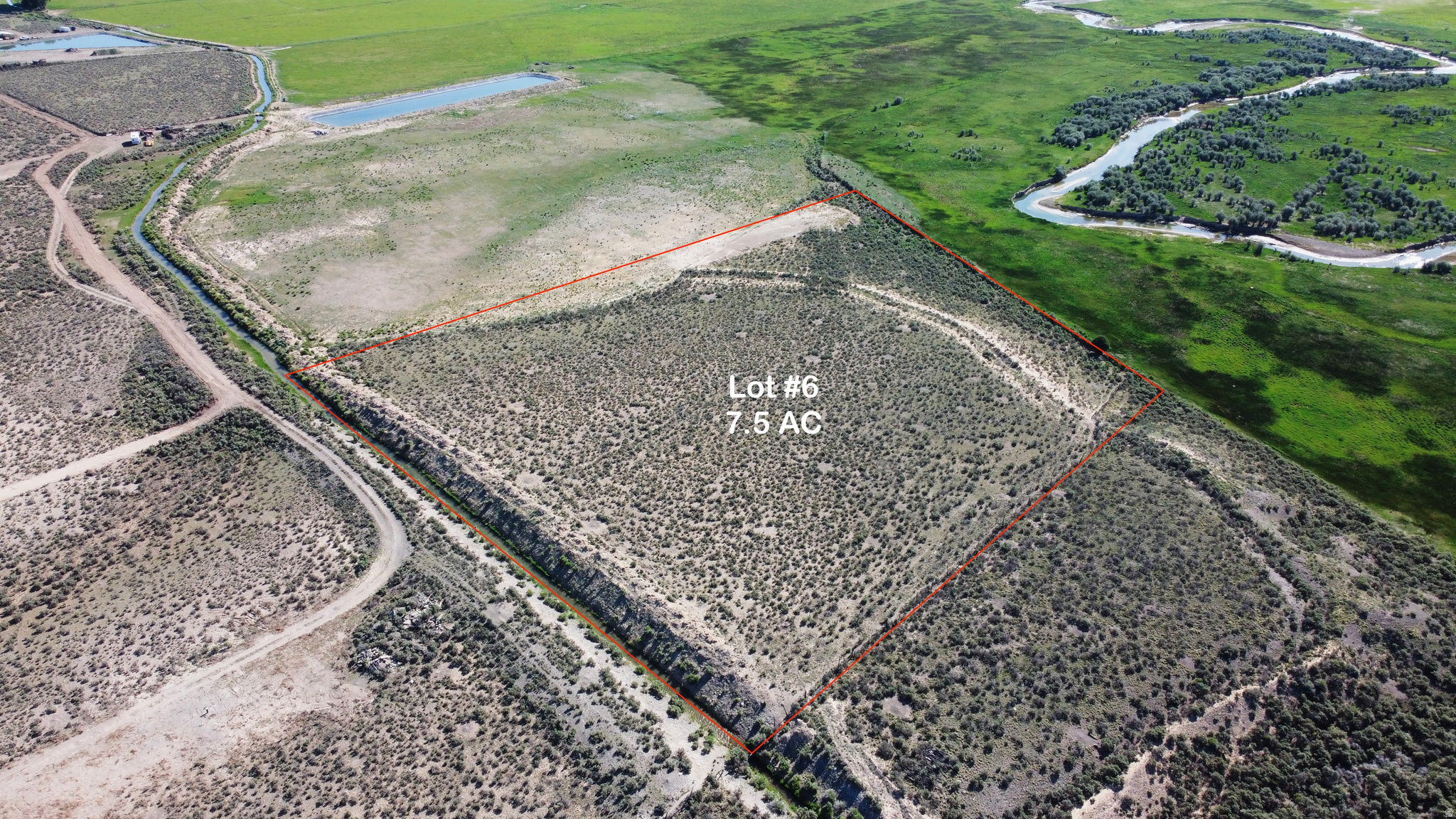 390 E EQUESTRIAN DR