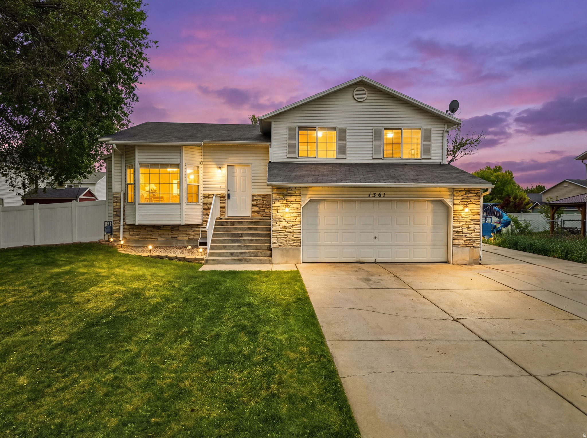 1561 W 1725 S