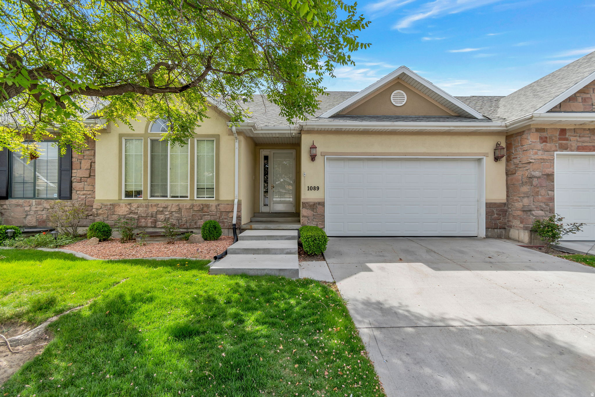 1089 W TITHING HILL PL PL