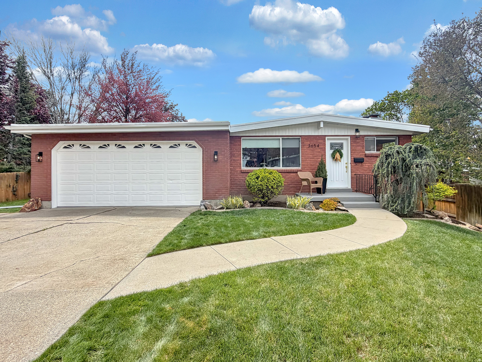 3654 E APOLLO DR