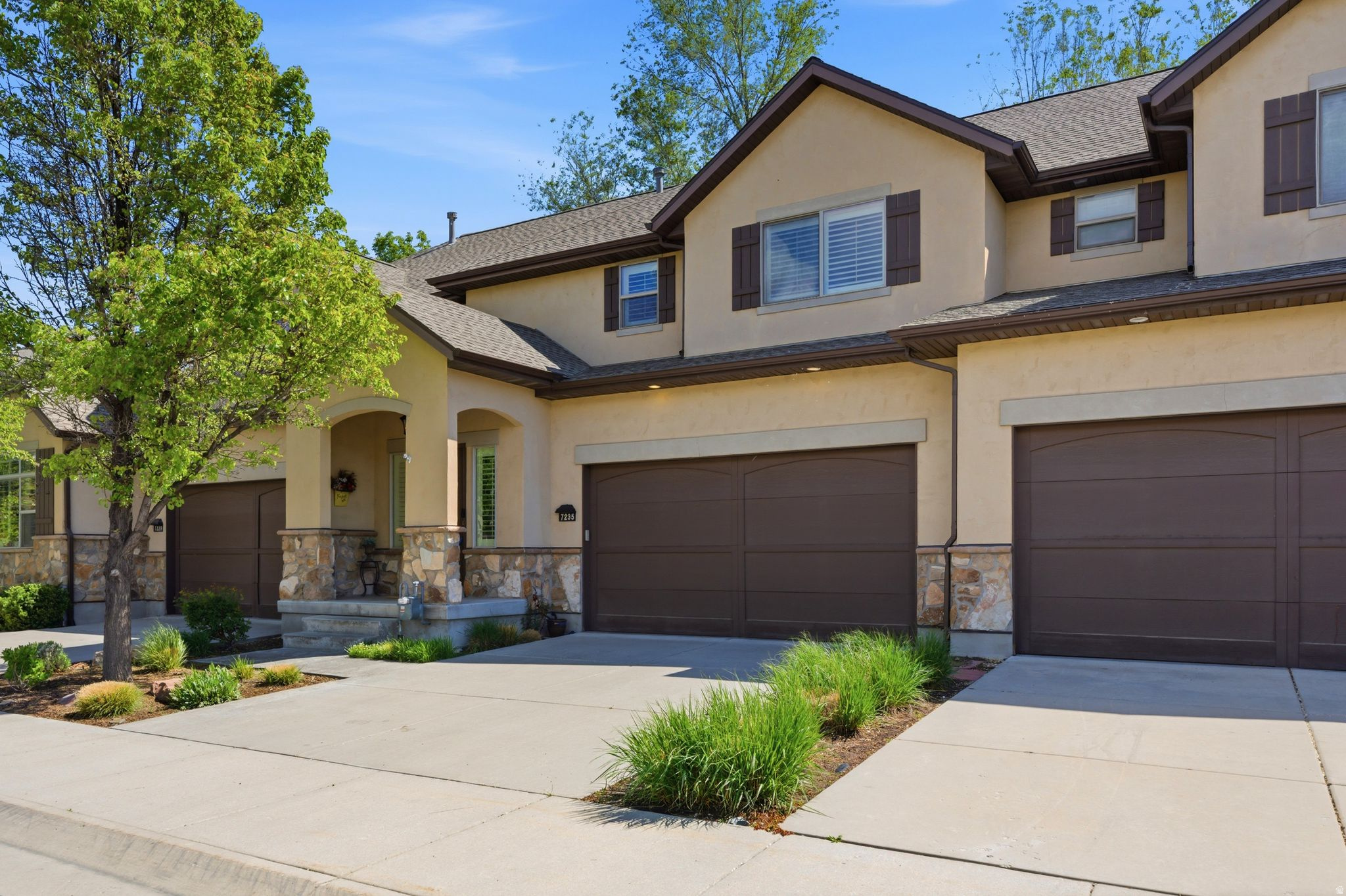 7235 S VIANSA CT