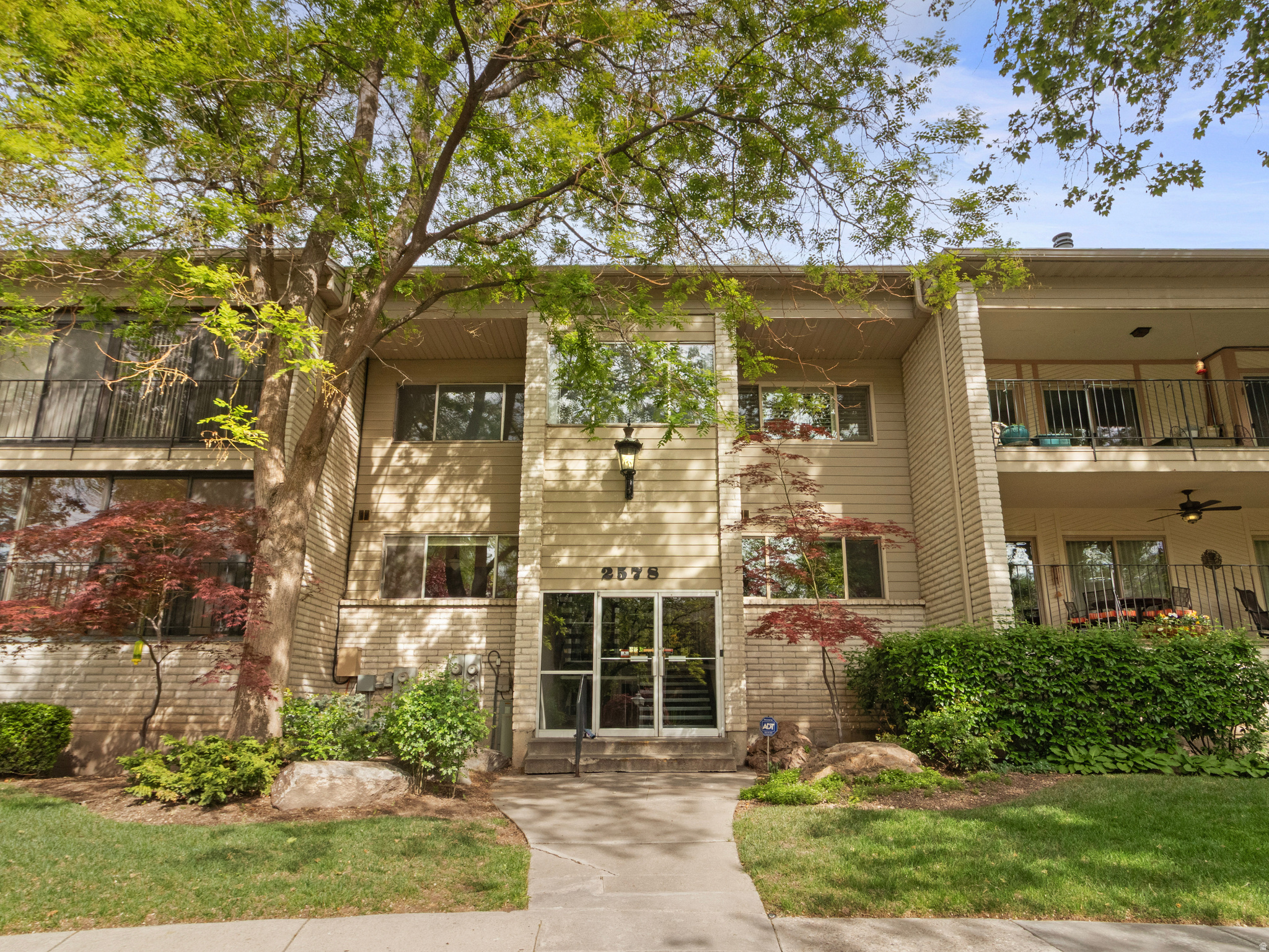 2578 S ELIZABETH ST #3