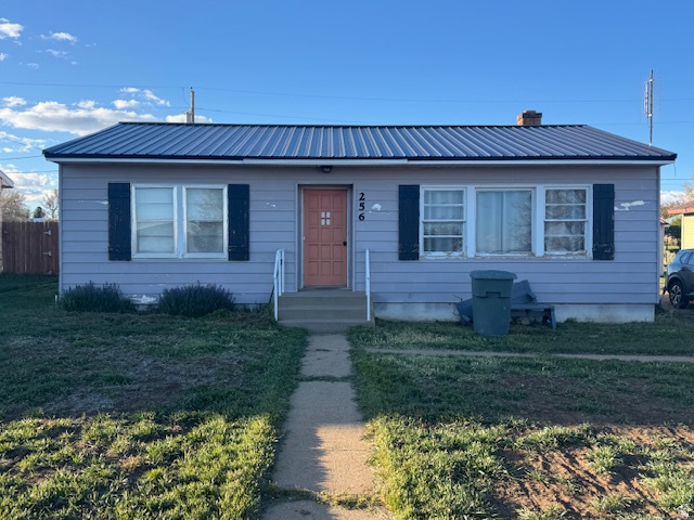 256 W URANIUM DR