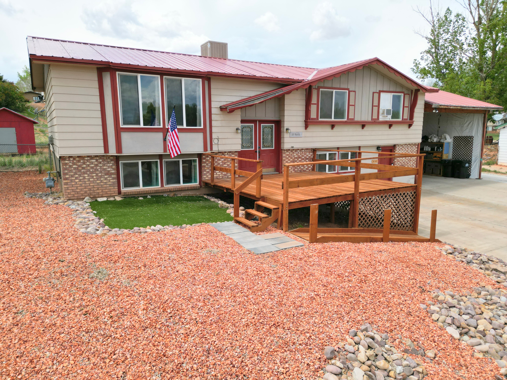85 N WENDELL LN