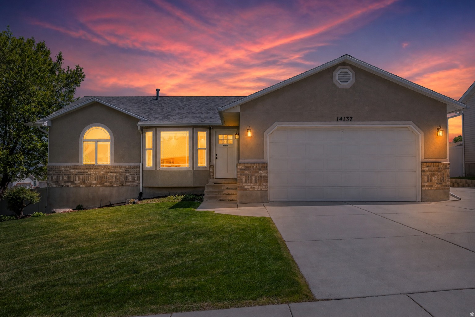 14137 S BEN LOMOND PEAK DR