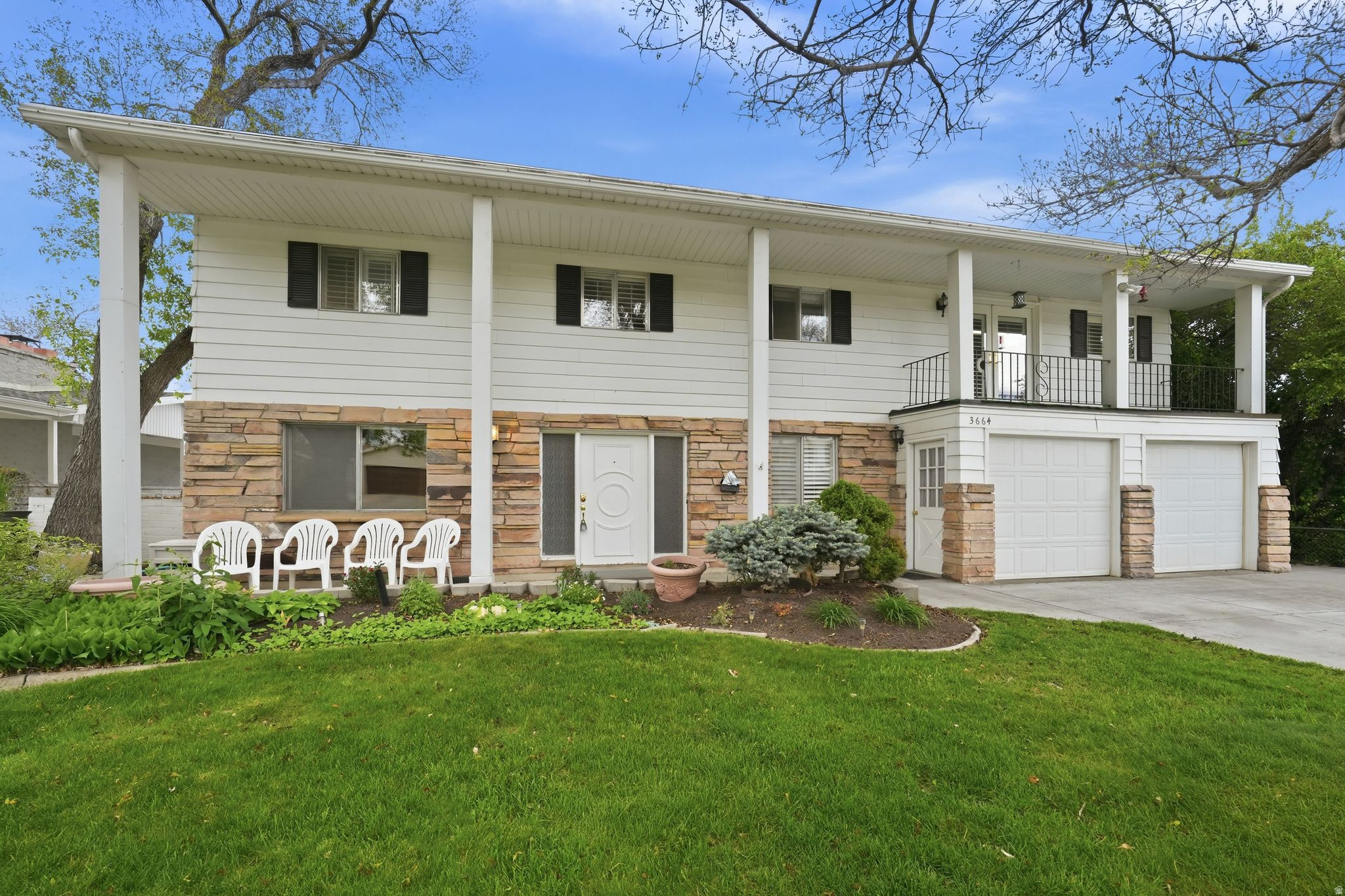 3664 S LAURELCREST DR