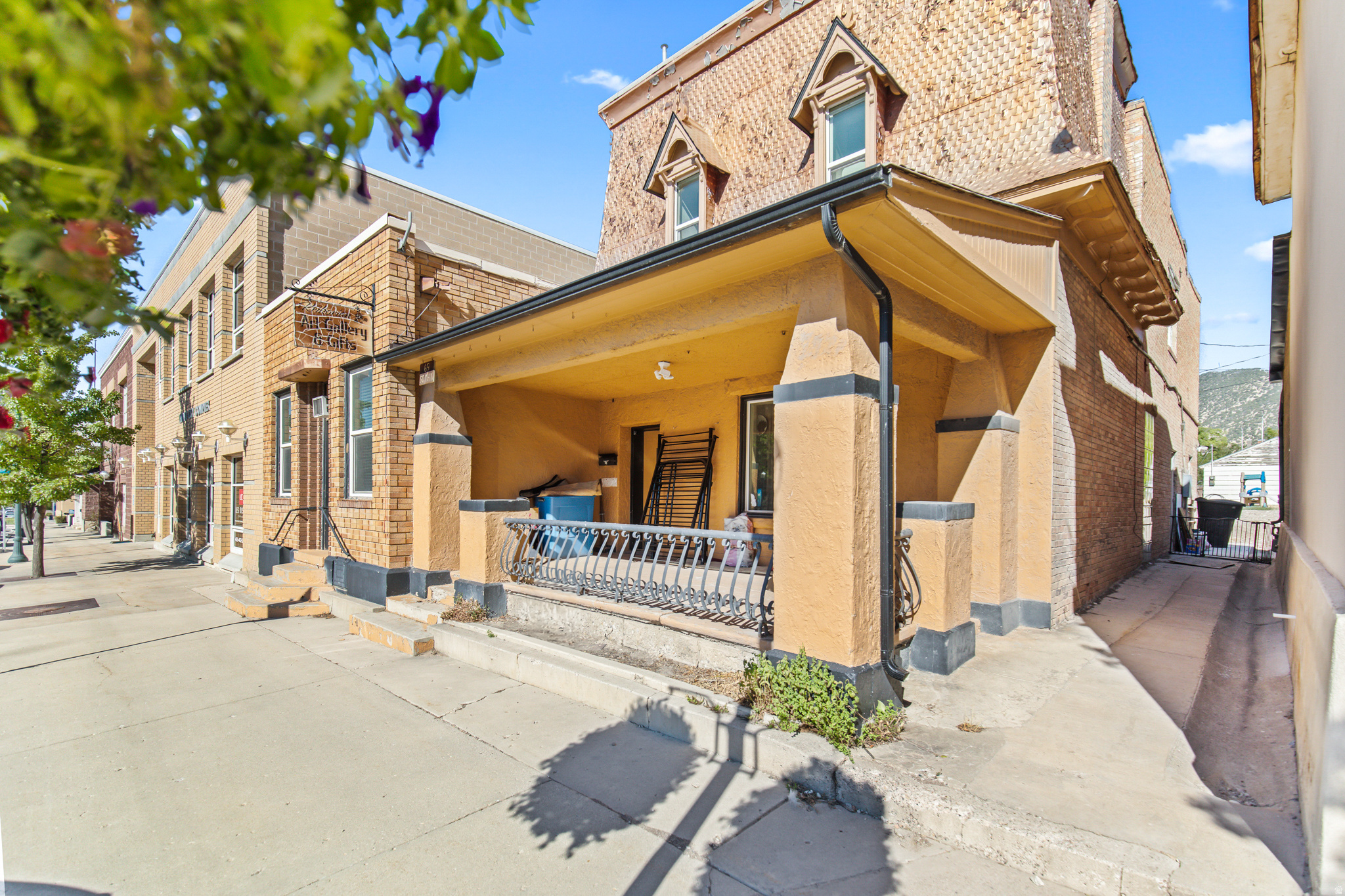 69 S MAIN ST