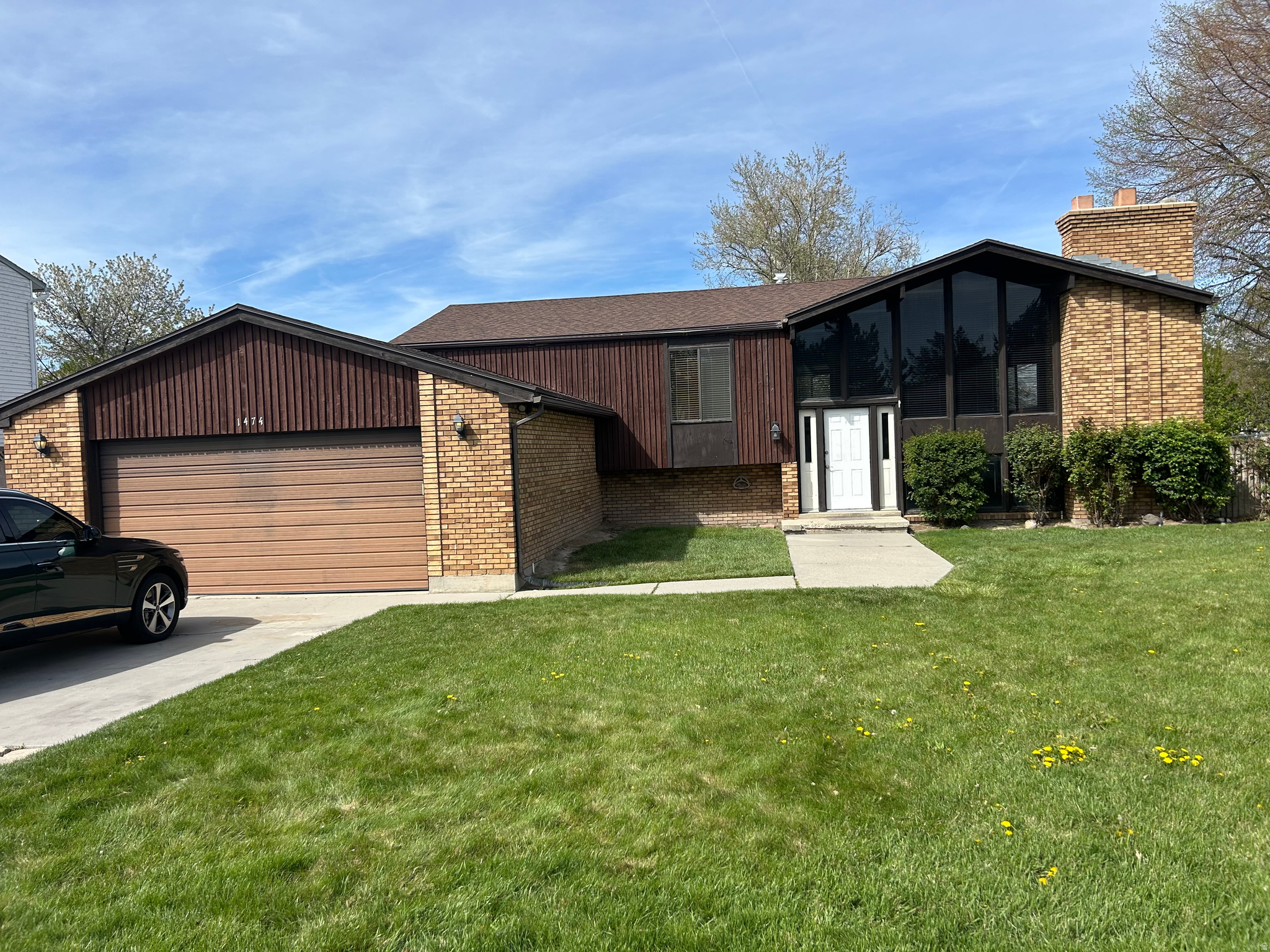 1474 W STERN DR