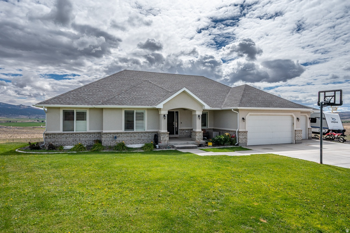 351 W SKYLINE DR