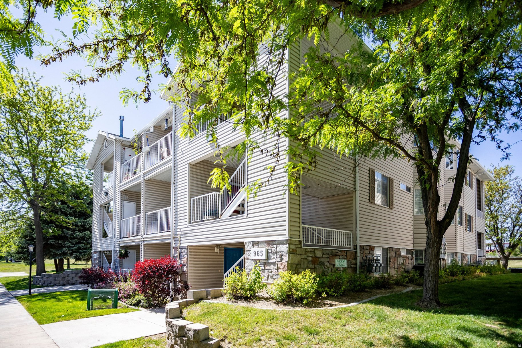965 W LITTLE RIVER WAY #1