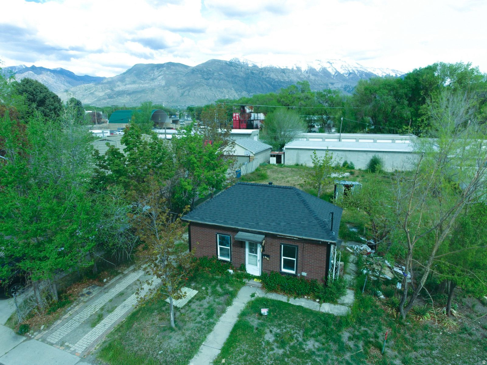 146 N GRANT AVE