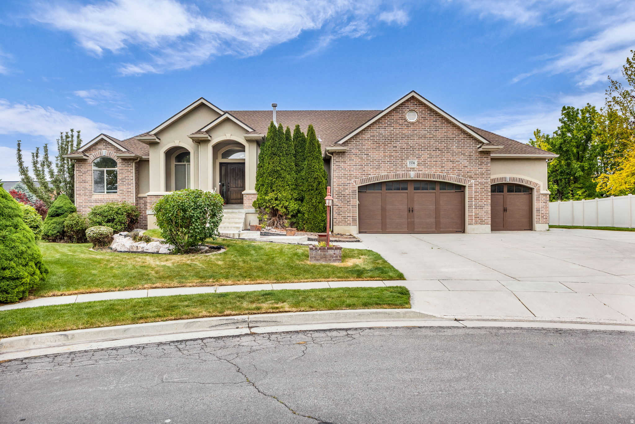 1536 W MISTY BREEZE CIR