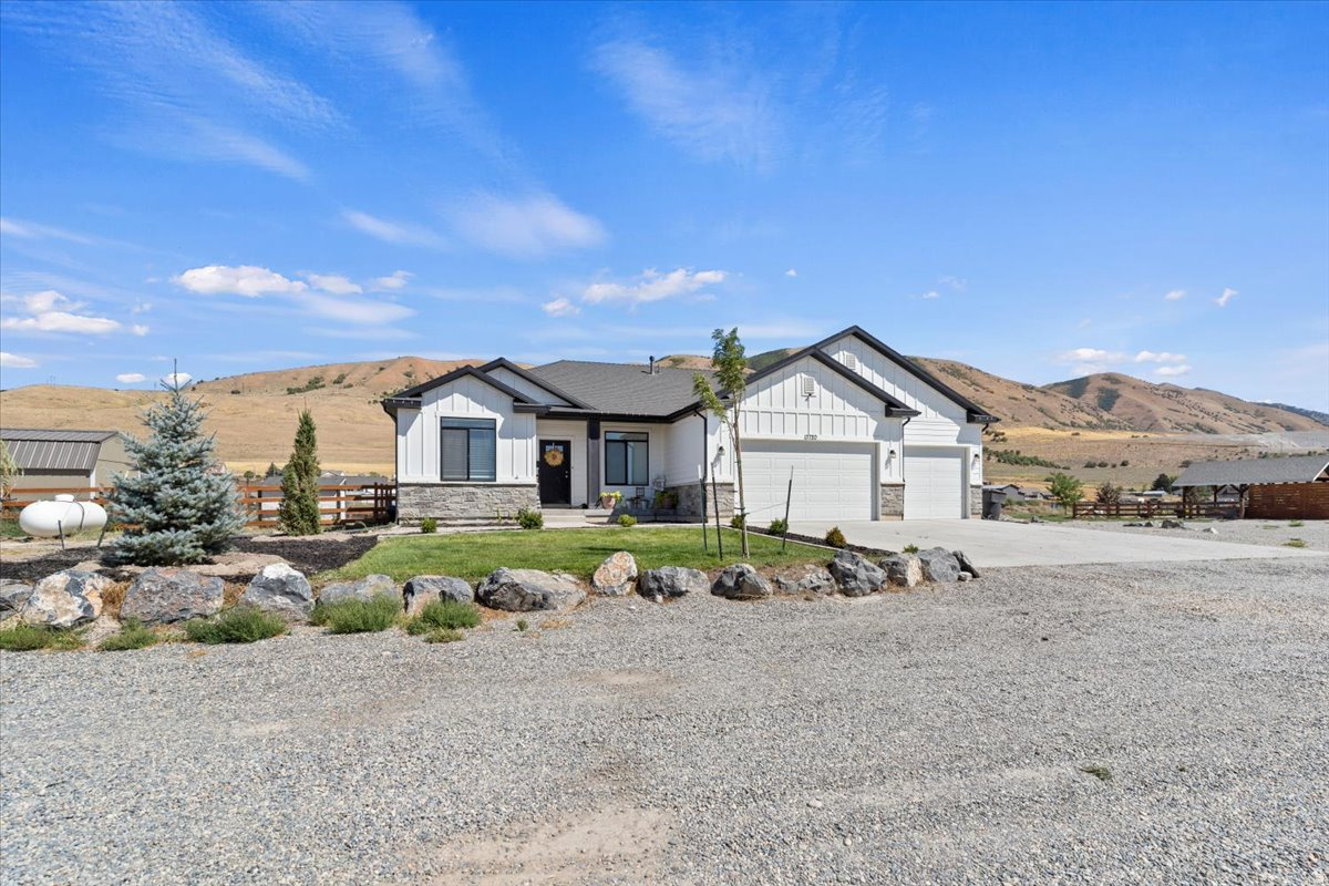 13720 N HIGHWAY 38