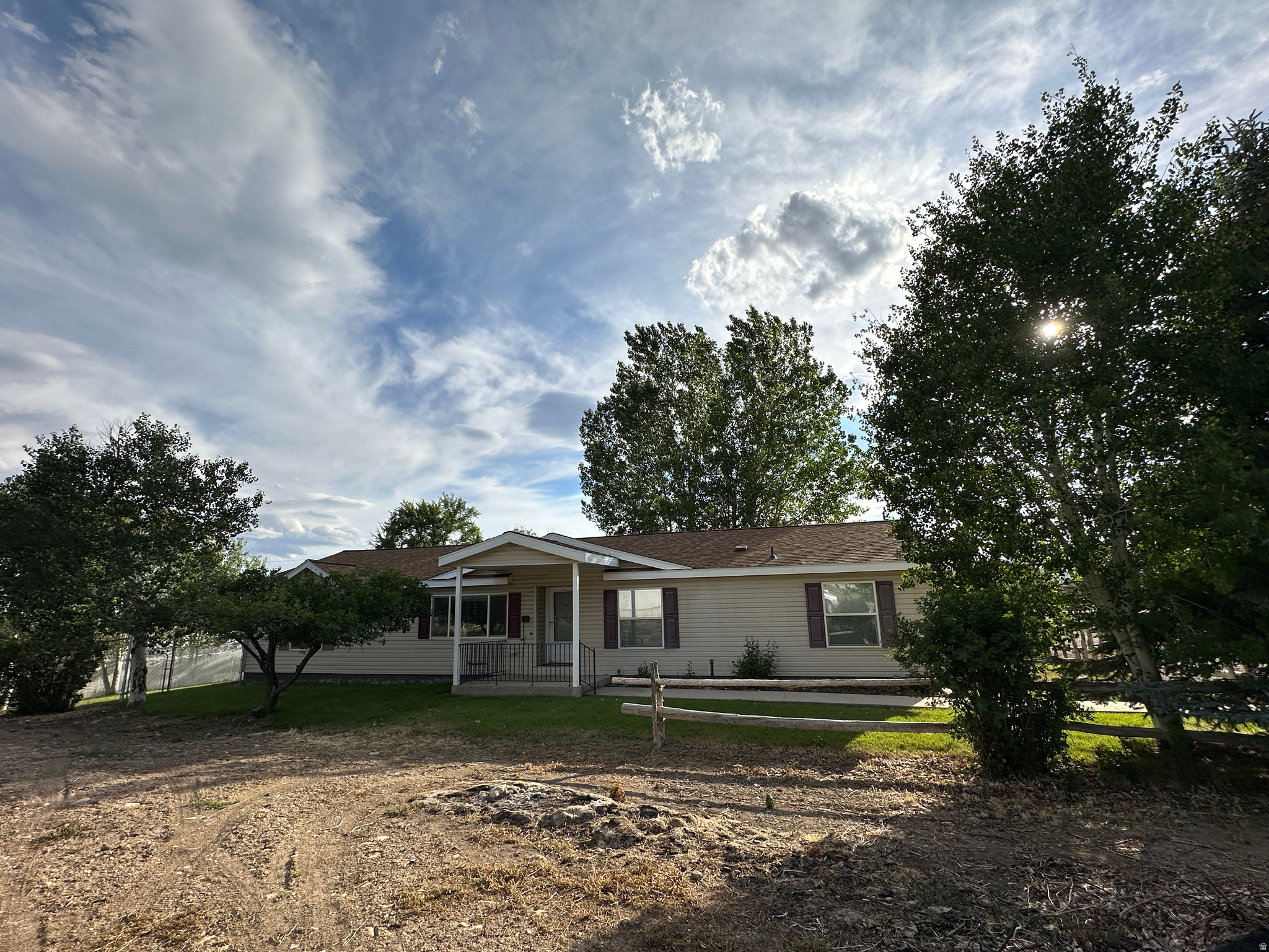 350 E CENTER ST