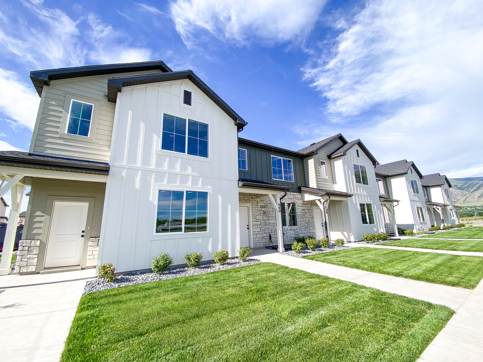 830  ALTURA VISTA LN