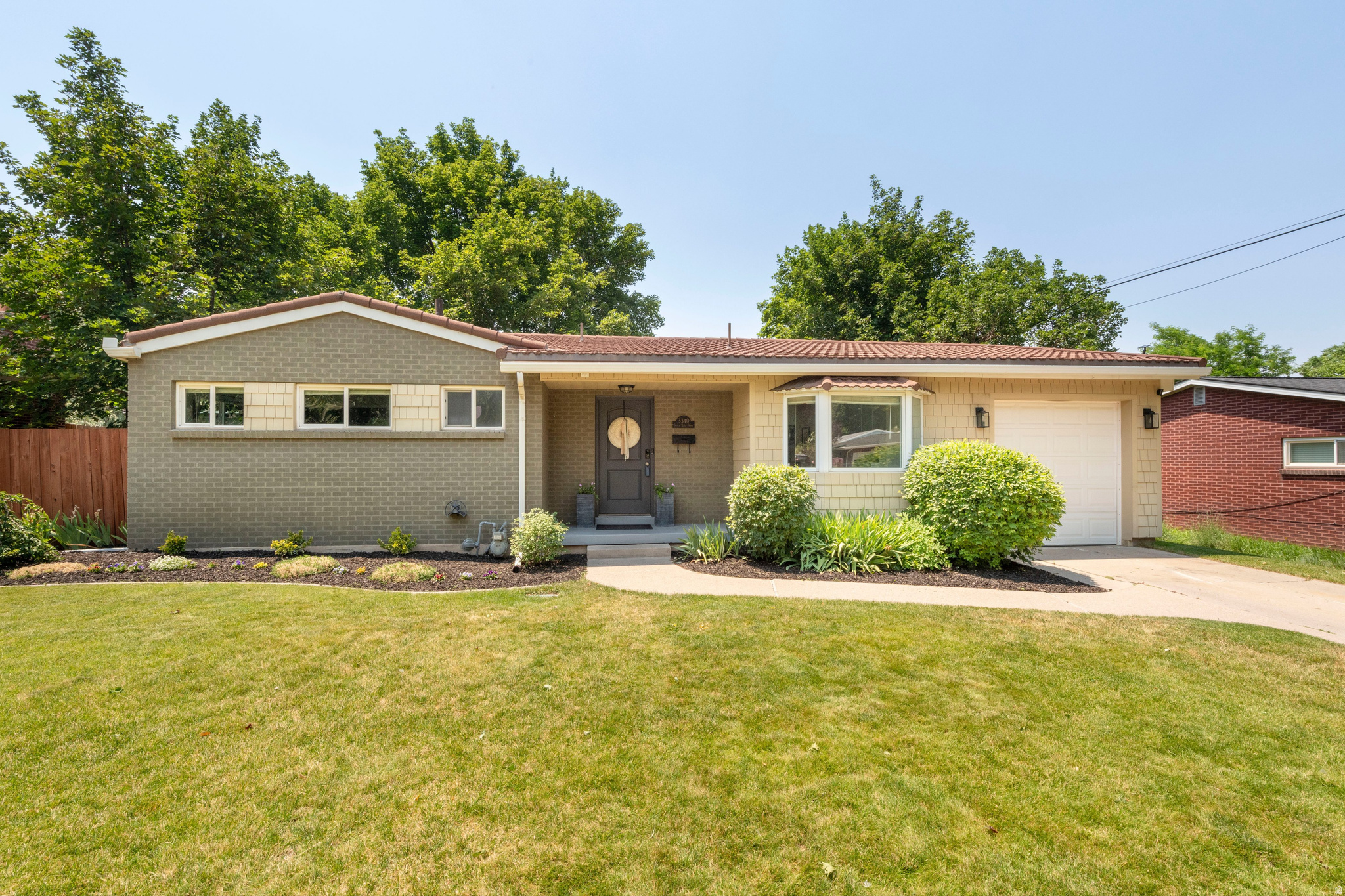3340 S SANTA ROSA DR