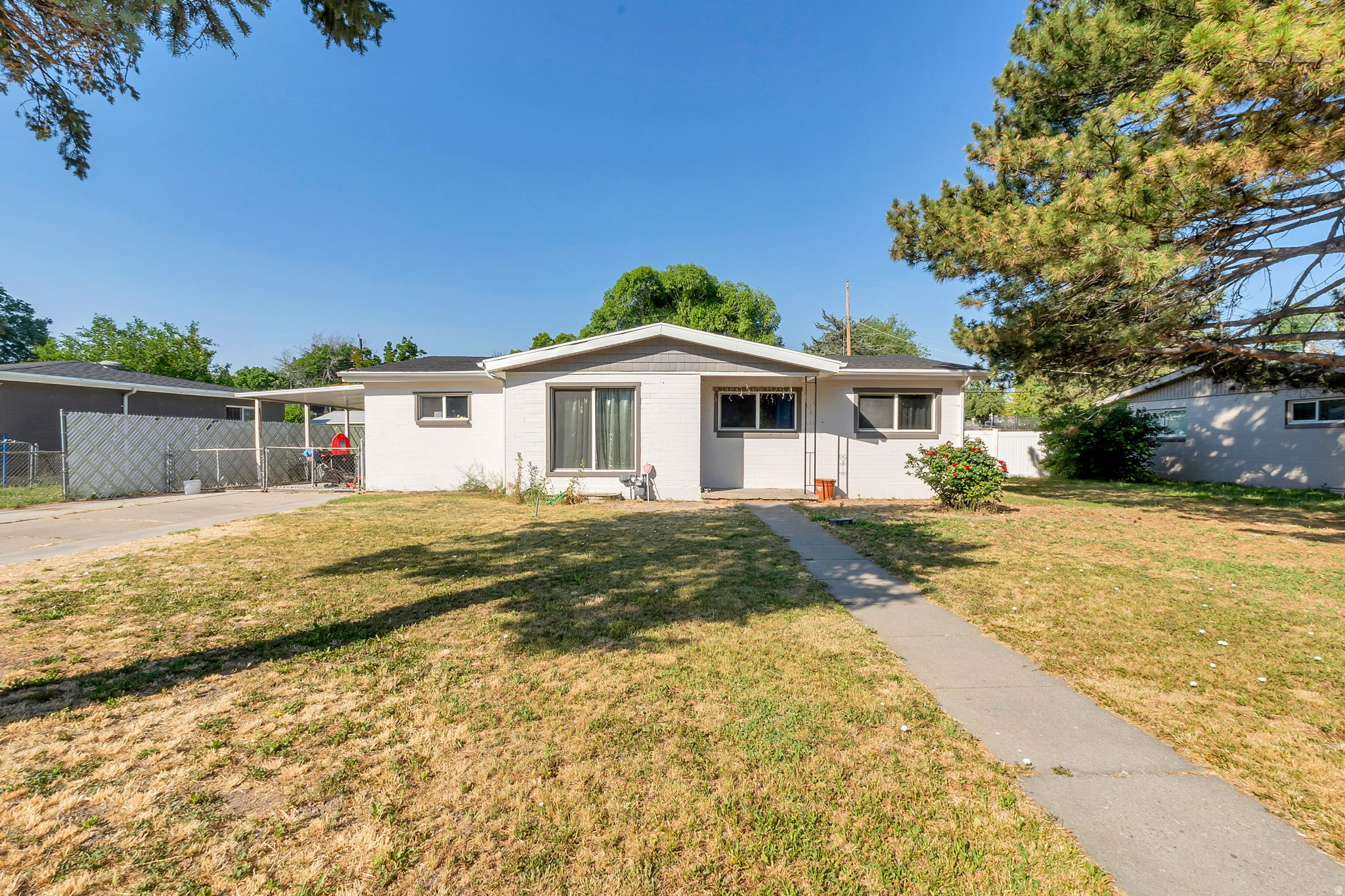 3728 S AMERICAN DR