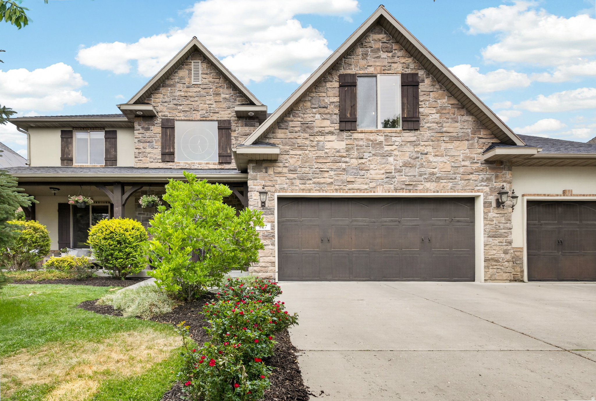 127 W BORDEAUX LN
